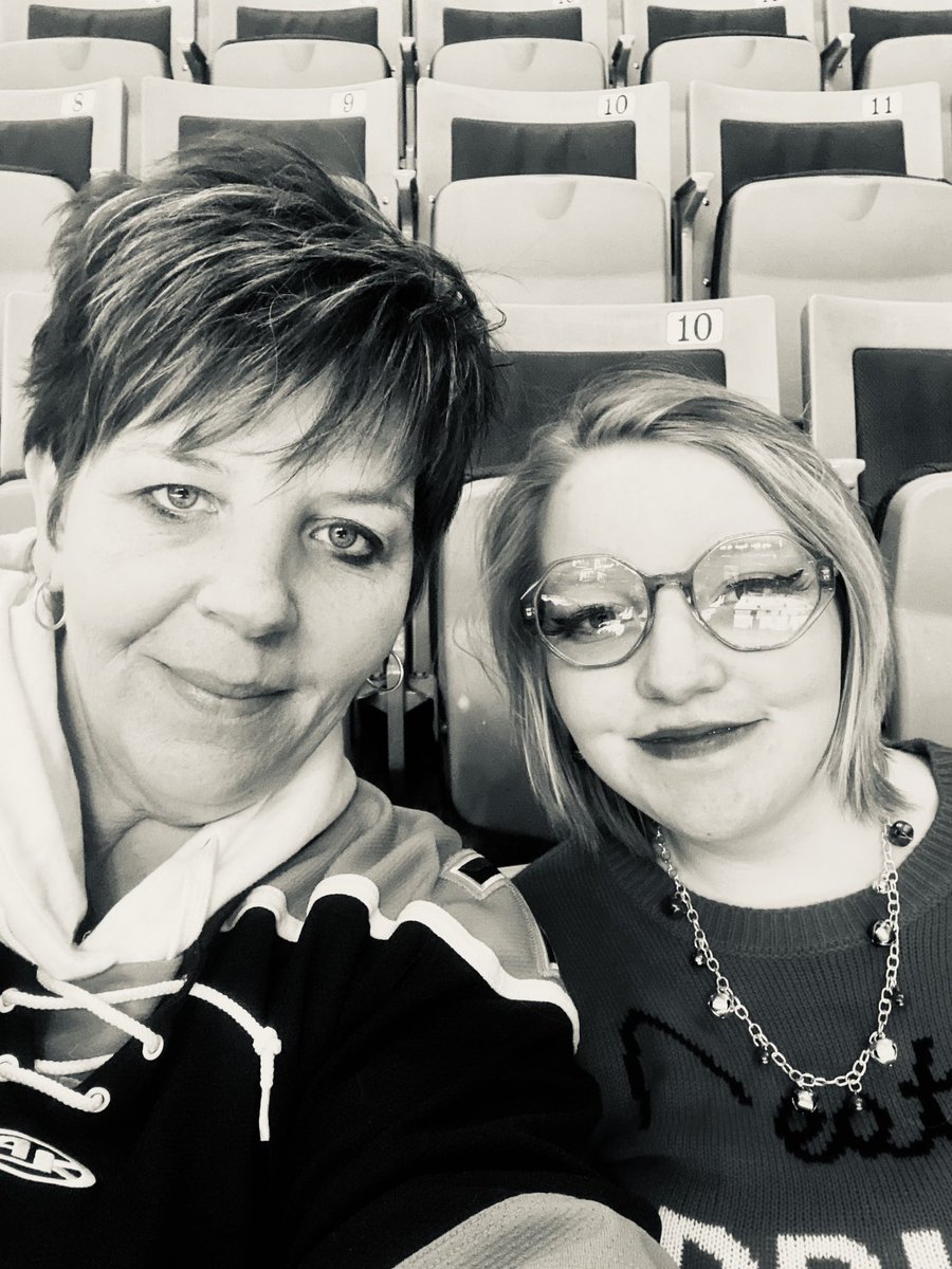 Mother Daughter Hockey Afternoon - We would love to see a win! 🌲Pick our raffle ticket 🌲#LetsGoKomets