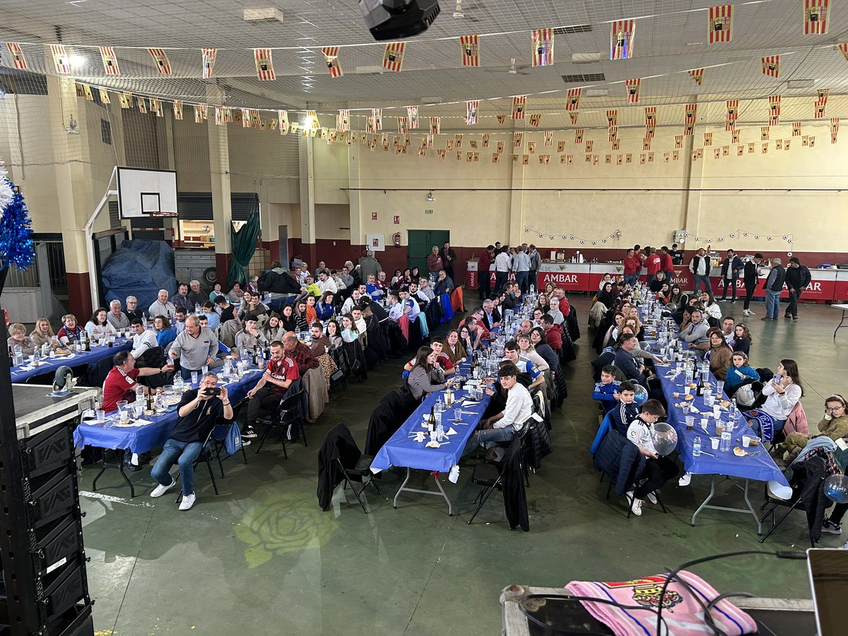 Increíble día el que vivimos ayer en el aniversario de la <a href="/PenaAninon/">Peña Zaragocista de Aniñón “Los Huecos”</a> 

Muchísimas gracias a todos por hacer posible este día! Es un placer poder volver a organizar actos como este y representar a la Asociación como presidente.

<a href="/RealZaragoza/">Real Zaragoza</a> <a href="/FPRealZaragoza/">FPeñas Real Zaragoza</a>