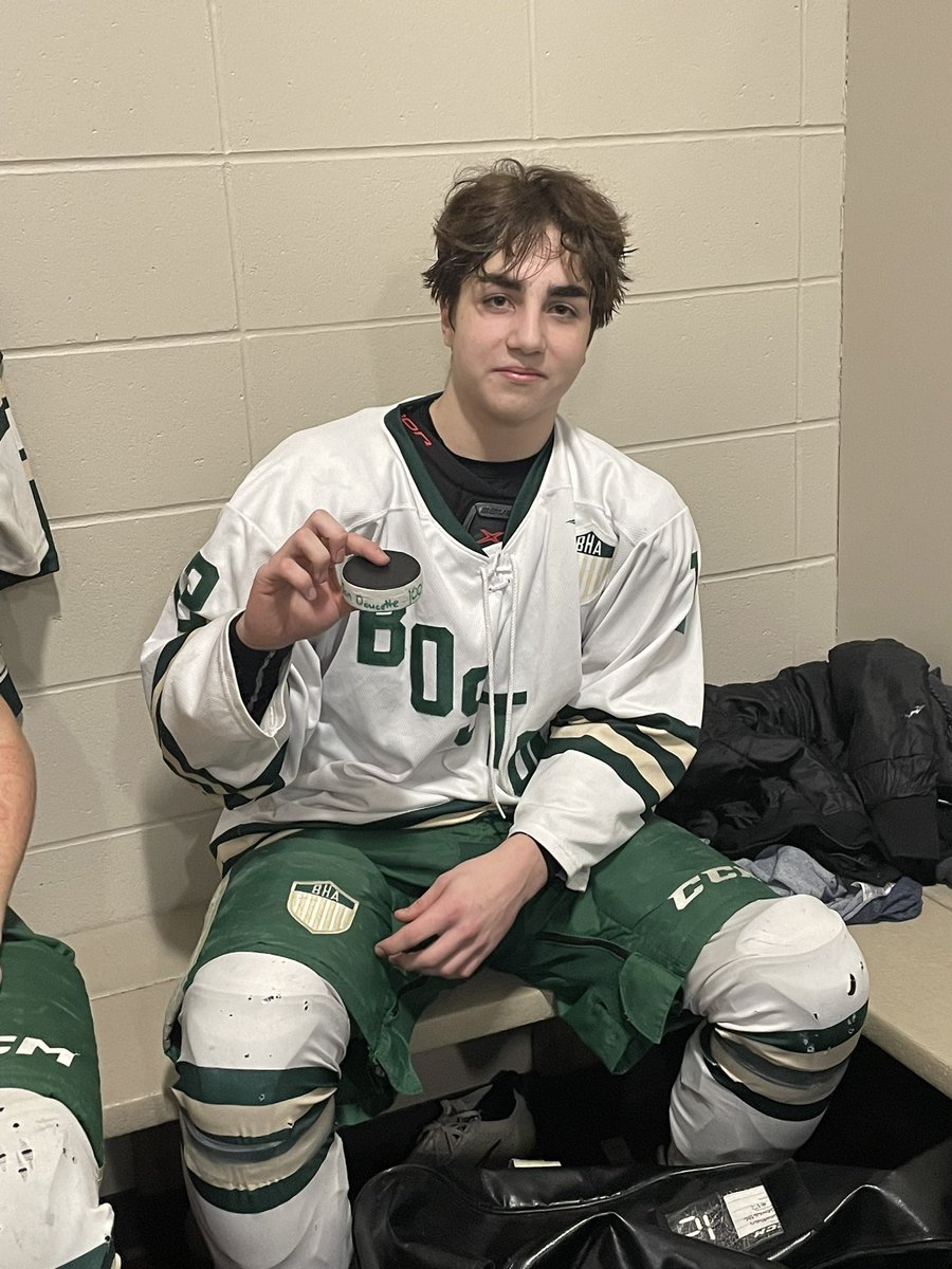 BostonHA's tweet photo. What an awesome day to end the 1st half of the season

@jondouce_ hits 100 career points

@RJFitzgerald16, @Colefagan26, and Kiki come back for some 4 on 4 with the boys

And Nate willingly takes a nice picture with @71_lukemoran https://t.co/omGNaJYs8v