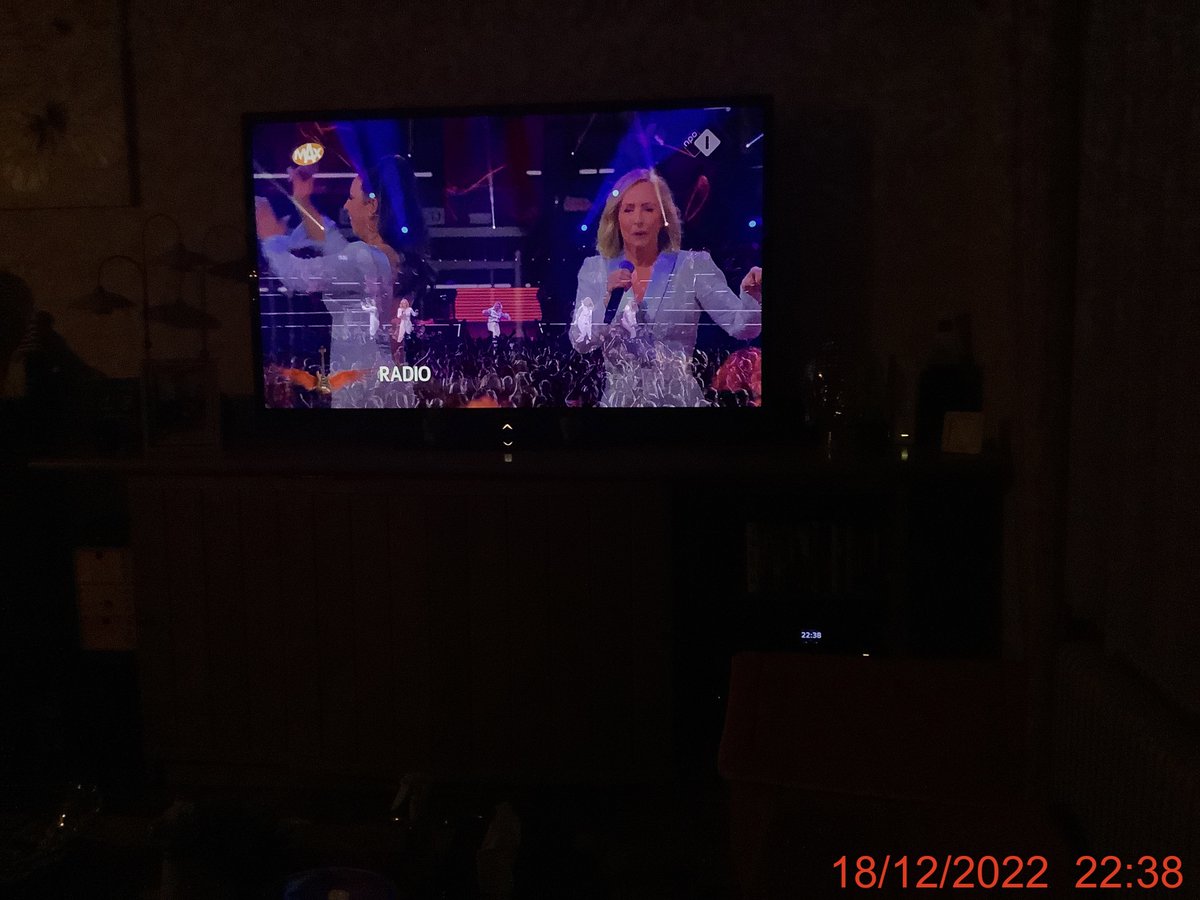 ton65jacobs's tweet photo. Ik loop ver achter.. #dollydots #SymphonicaInRosso https://t.co/1pkVZeFeBM