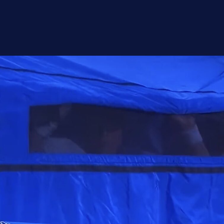 Ryan Tannehill peeking out of the medical tent 😂 I can’t 💀