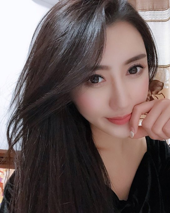 indahchg's tweet photo. If Sunday were a person, I would give it a big hug and a kiss. https://t.co/dIteSheY8V