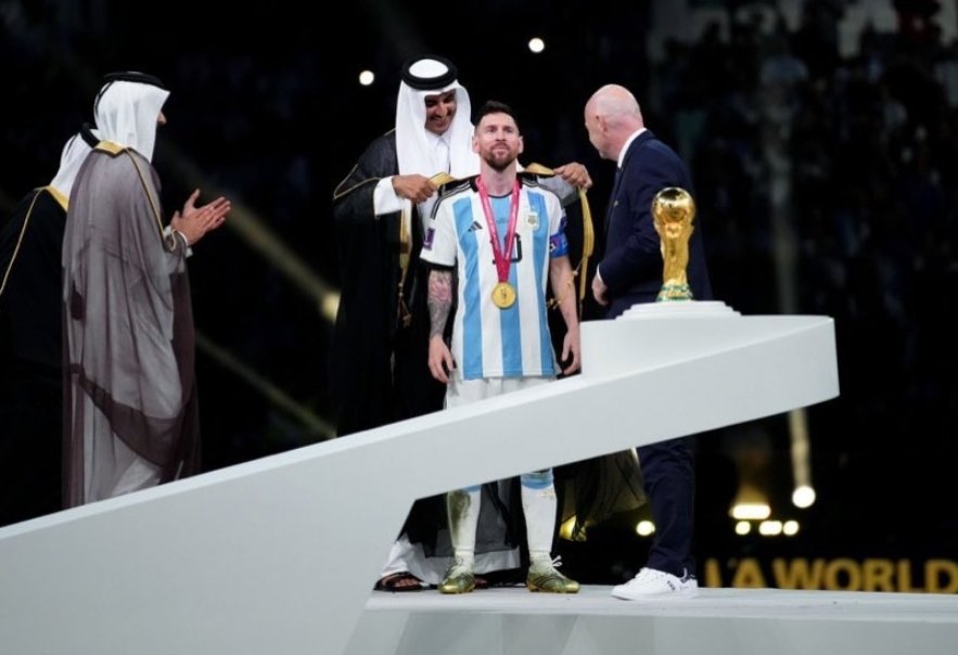 شكرا 
سمو الامير الوالد الشيخ حمد بن خليفه
سمو الامير الشيخ تميم بن حمد بن خليفه
سمو الشيخ جاسم بن حمد بن خليفه 
على كل مابذلتموه من اجل استضافة وتنظيم هذا الحدث الرياضي العالمي الأكبر على وجه الأرض،
وعلى الصورة المشرفه والمكانه المرموقه التي وصلت لها قطر بفضل همتكم واهتمامكم ❤