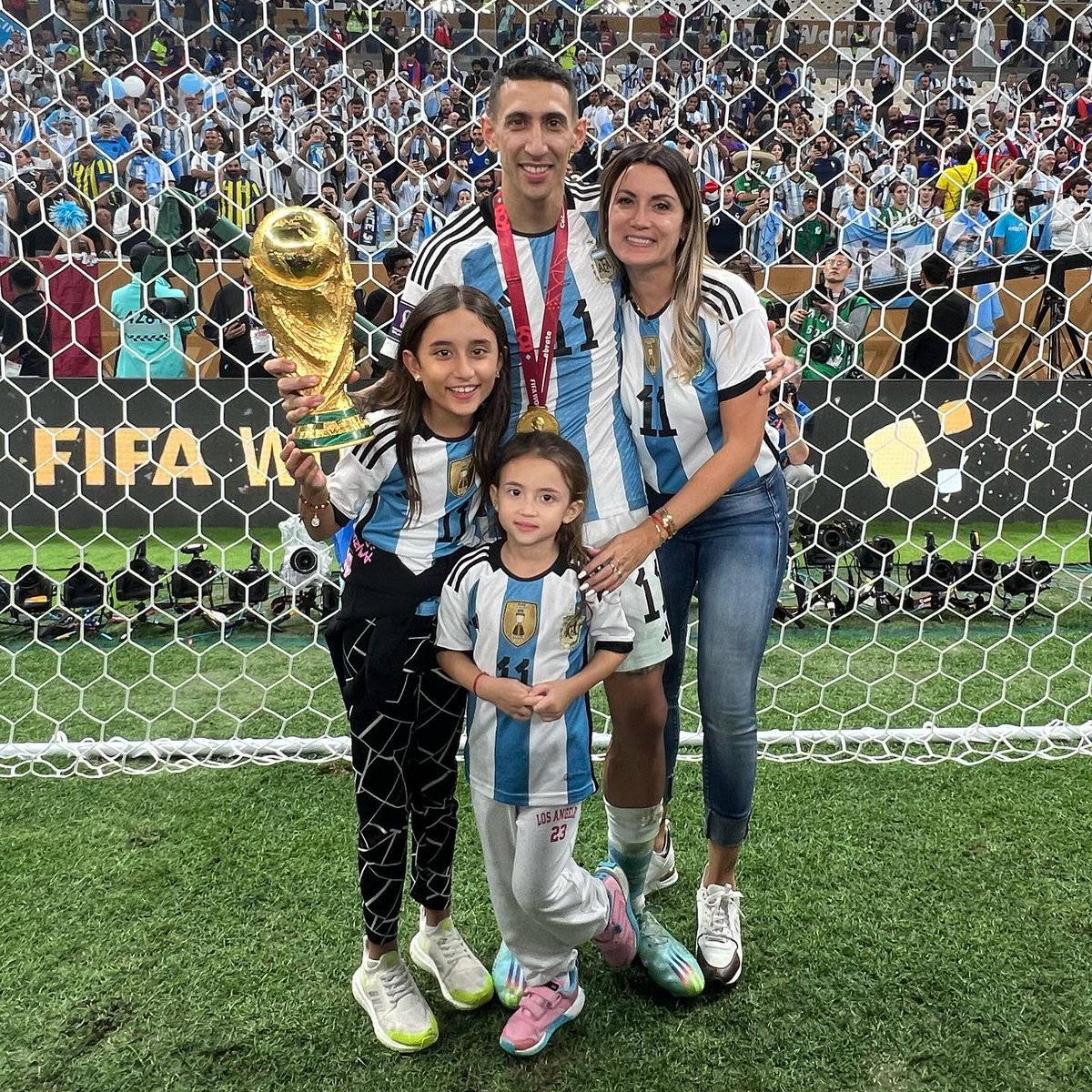 Nada más lindo que festejar esto en Familia ❤️

#FoxSportsArgentina #Qatar2022 #Messi #Argentina