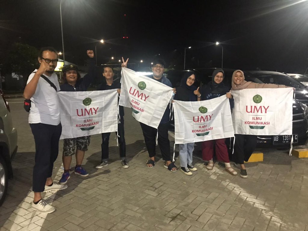 komunikasiumy's tweet photo. Menuju Silaturahmi Nasional (Silat) Asosiasi Pendidikan Ilmu Komunikasi Perguruan Tinggi Muhammadiyah dan 'Aisyiyah (APIK PTMA) di UMSIDA Sidoarjo. tim @komunikasiumy @UMYogya menuju Sidoarjo sampai rest area Kertosono 🚌
#APIKPTMA #Komunikasi
@diktilitbang @UMSIDA1912 🔥 https://t.co/OU1kUeZ9hA
