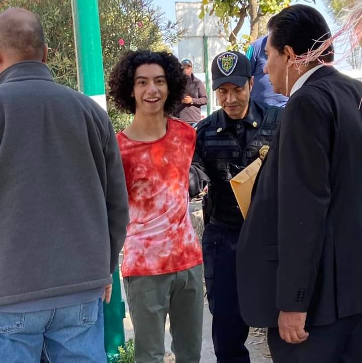 ArathAquinoOf's tweet photo. Fam les dejo unas fotos de La Rosa de Guadalupe un capítulo especial por los 25 años del Teletón el capítulo se llama “Terco de corazón” espero les guste.
#ArathAquino #Teleton2022 #LaRosaDeGuadalupe #Televisa #OrgullosamenteTercos #Lauro https://t.co/MZrMzv9jXH
