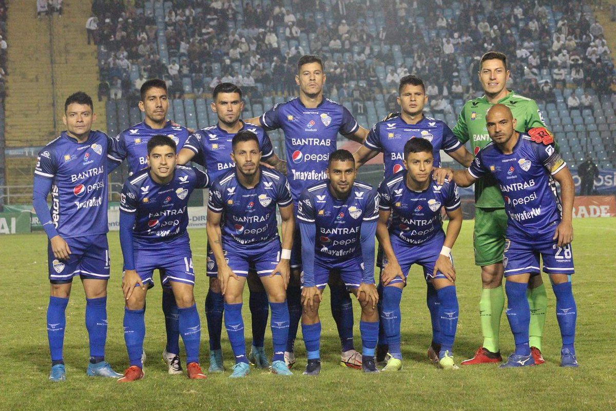 Ya en transmisión de la final del futbol nacional por <a href="/Lared1061/">La Red</a> junto a <a href="/dixonvasquez_LR/">Dixon Vasquez</a> <a href="/paolocar10/">Alan Paolo Car</a> Carlos Zacarías