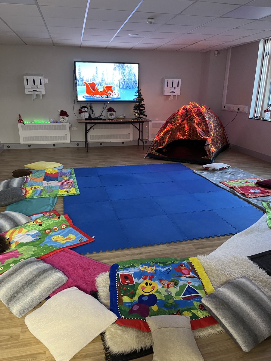 Thank you to everyone who came along to sing with us in our final week of term. A Xmas party for our early years classes, amazing Festival Family Sing with the wonderful <a href="/astralunamusic/">astraluna</a> AND a Christmas party for the mums at The Mount <a href="/lypft_perinatal/">Leeds Perinatal Service</a>