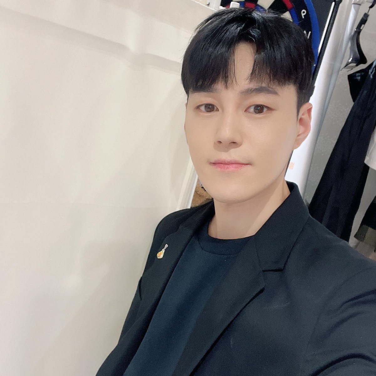 LAUFanatic's tweet photo. 221217 Kyungjin's Instagram post.
#LUKUS #LAU #LU4US #Kyungjin #MinKyungjin #경진 #민경진
https://t.co/fhSLZ9DWSG https://t.co/aZblwm7FAa