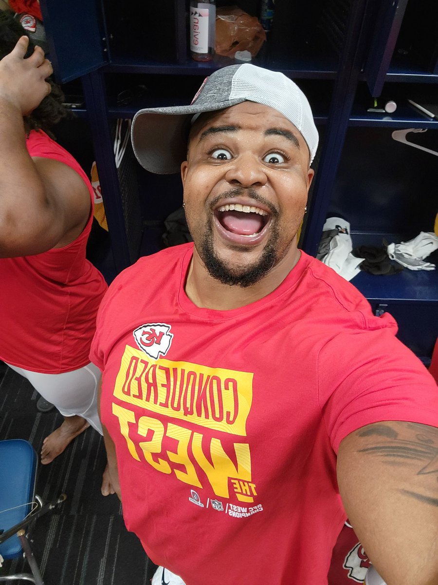 BrandonW_66's tweet photo. Two Sacks in Two weeks!?!?!?! Who is this guy!!!! #RunstopperPLUS #FSU Y'all lucky they called it back!!!! Great team WIN!!! AFC WEST CHAMPS BABY!!!!! https://t.co/1Nb3ugOHyU