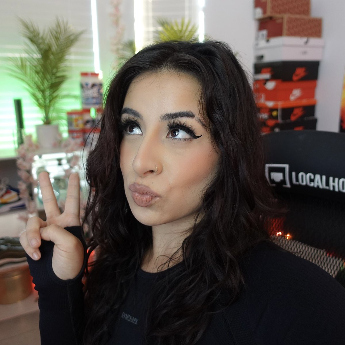 Nicari 🤍 on Twitter: "liveeeee http://twitch.tv/Nicari"
