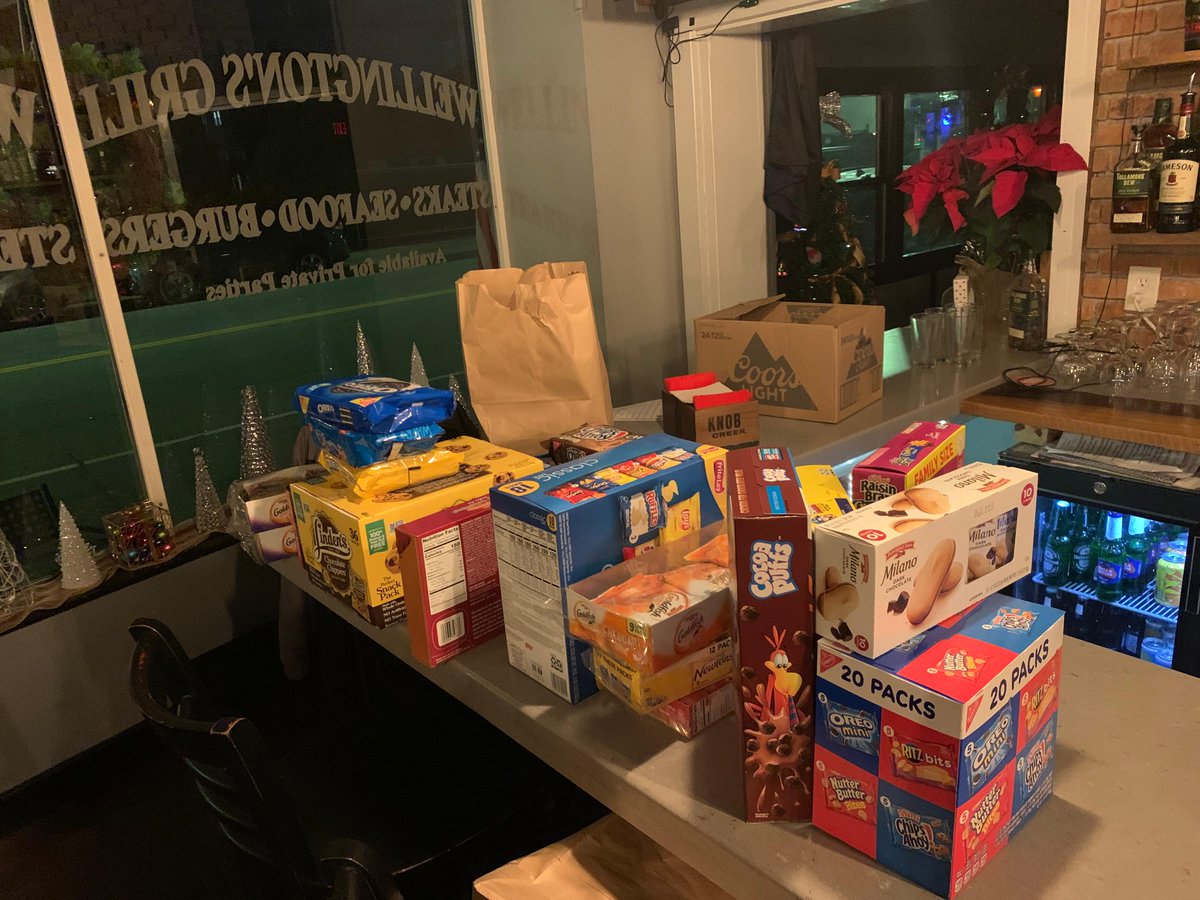 HarrisonDemsNY's tweet photo. With Christmas a week away, we want to ask all our fellow neighbors to remember those of us who need a little help this holiday season and support our food pantry. 

Thank you to all those who attended our last meeting and brought food for our pantry! https://t.co/7PBHiAy9oG