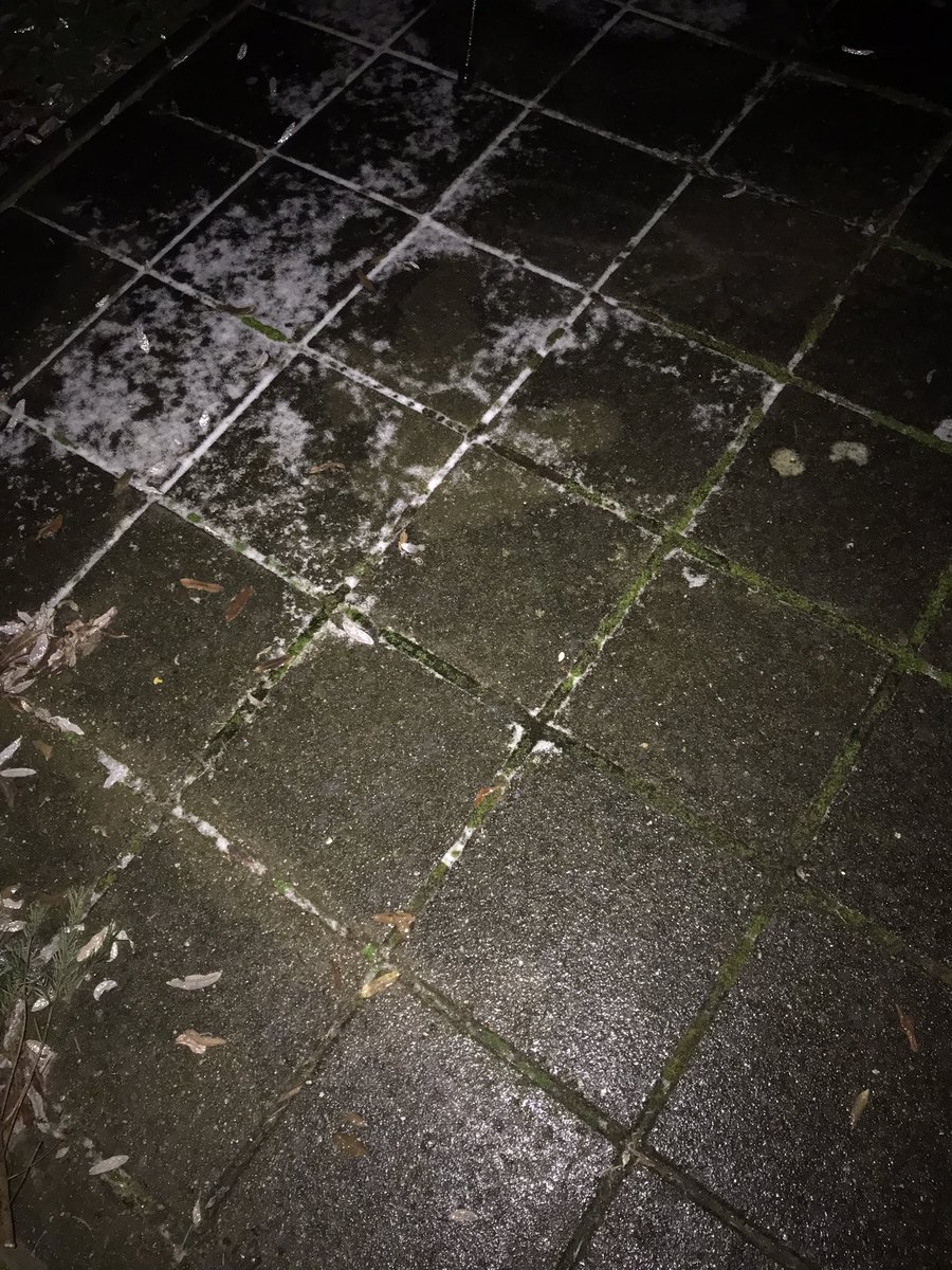 Ik gooi de vuilniszak morgen wel in de bak. 1x SEH per jaar vind ik wel zat #ijzel