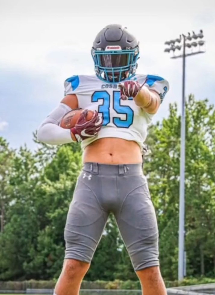 Congratulations to @Landon_SnyderVA for being named 2nd Team All-Region LB.