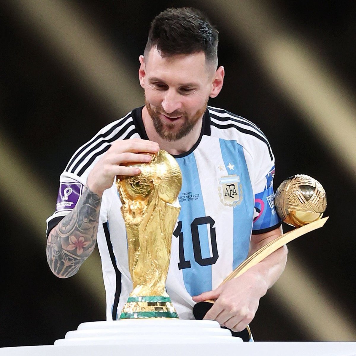 sumitiit2009's tweet photo. A day of dedication to the #GOAT𓃵 

#Messi #Messi𓃵day #Champion #FIFAWorldCup2022 #FIFAWorldCup https://t.co/XDLYKhsS6N