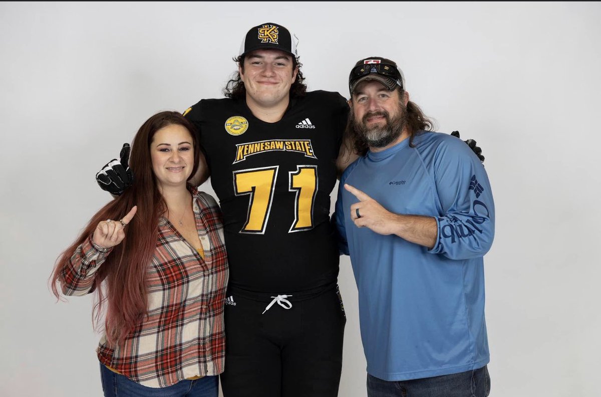EthanNewman60's tweet photo. After a great OV I’m excited to say I’m committed to Kennesaw State University! Thank you to @BohannonBrian @Coach_Burks @CoachCookKSU @CoachChesnutKSU for the opportunity @NHSRaidersFB @Coach_Lee_Show @BLester1993 @PatBernadeau @PrepRedzoneFL @larryblustein @dowork_sports https://t.co/2TKZPVuePB