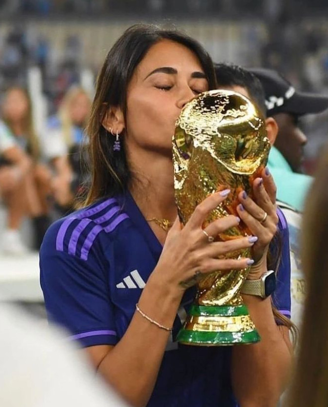 digiwignfts's tweet photo. 👑👑👑Queen of the King👑👑👑
G.O.A.T

Never stop dreaming about what you wish for 💝

Find us on: https://t.co/Sa0Zr3gABD

#messi #nft #digiwig #goat #wig #beauty #beautifulgirls #worldcup #argentina #antonelaroccuzzo https://t.co/LhLBAXamjb