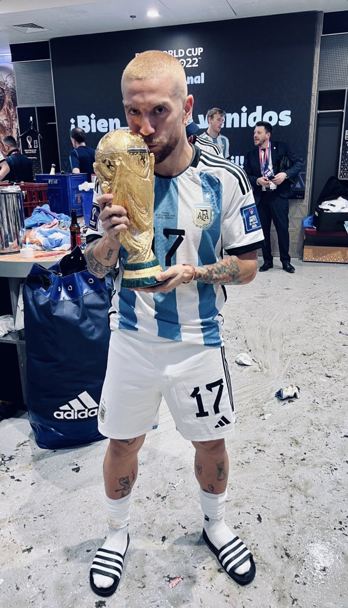 ChristianKiki__'s tweet photo. Que grande Beckham! ⭐️⭐️⭐️ https://t.co/lfH66SEUIU