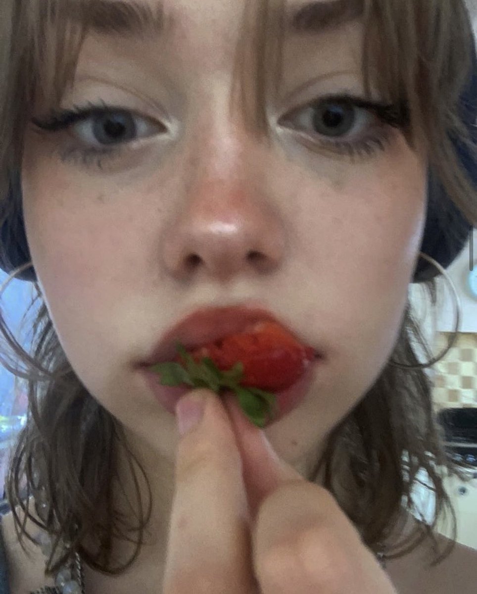 katxoxos's tweet photo. om nom nom https://t.co/0tE20khTsQ