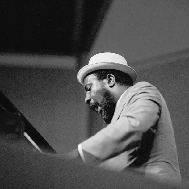 jazzdays1's tweet photo. ﾘﾊﾞｰｻｲﾄﾞからﾘﾘｰｽのｾﾛﾆｱｽ・ﾓﾝｸ56年録音盤です♪
“切手のﾓﾝｸ”の愛称でも知られるﾋﾟｱﾉﾄﾘｵ作品で、「ﾗｲｻﾞ」~「二人でお茶を」等、O・ﾍﾟﾃｨﾌｫｰﾄﾞ,A・ﾌﾞﾚｲｷｰをﾒﾝﾊﾞｰにﾓﾝｸならではの独創的な音使いとﾀｲﾑ感を楽しめるまさにﾕﾆｰｸな作品です♬ https://t.co/KxONnjYmIV