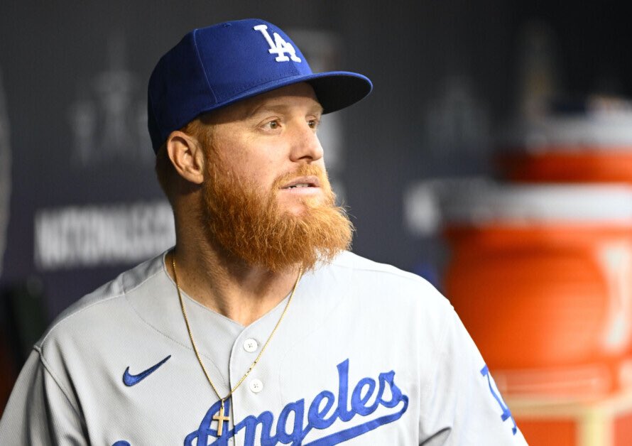 realnedcolletti's tweet image. From a non tendered player who signed a minor league contract to an historic person/player 9 seasons later with @Dodgers.  Cheers to @redturn2 and thank you to a person who leaves his hometown for a little while, but will be revered here forever; for his play and his 💙. #Dodgers