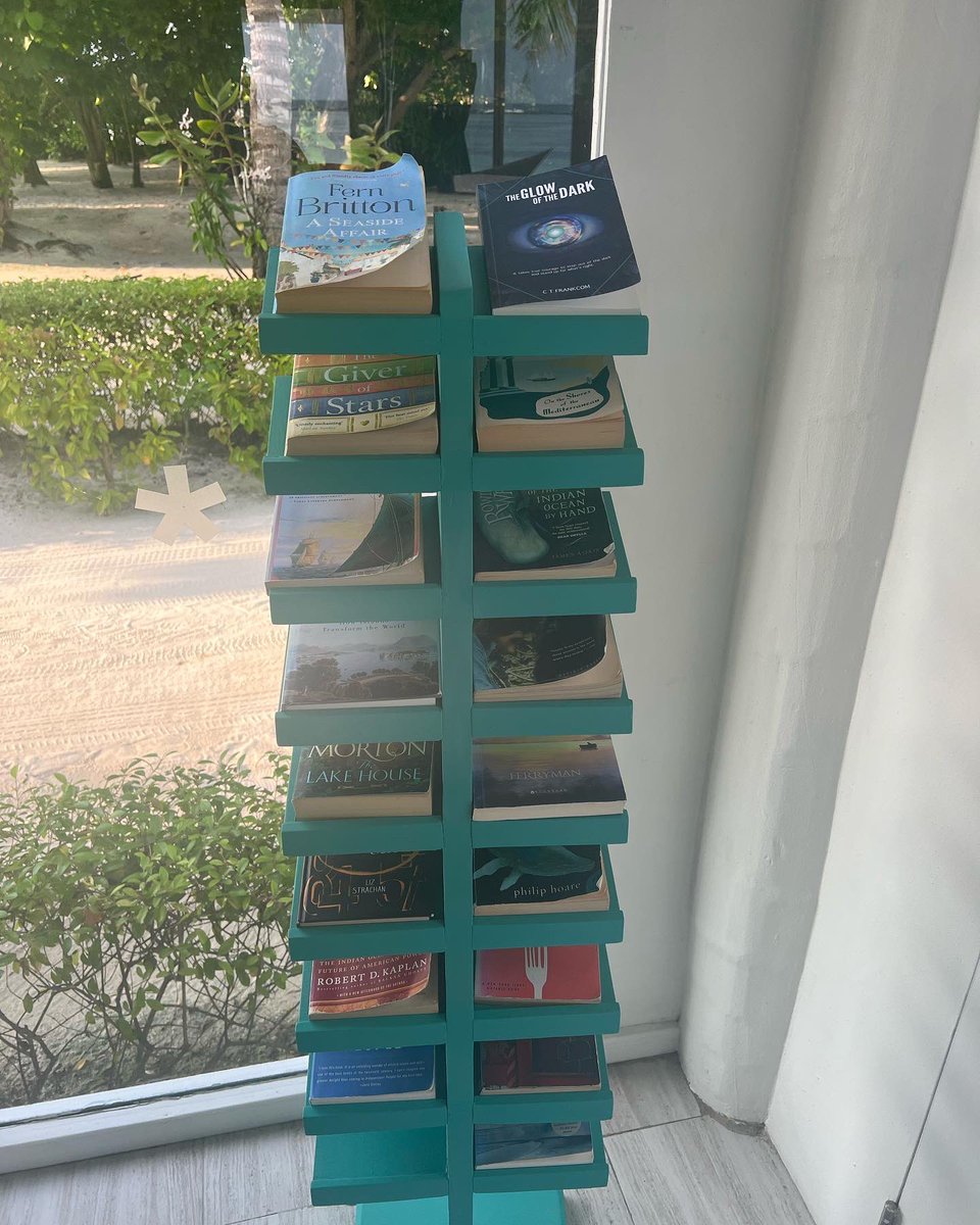ctfrankcom's tweet photo. The Glow of The Dark is officially available at the Wanderlust Library @luxsouthari 😁🏝️ If you’re in the vicinity, pop in and take a look 👓 📚 #yalit #teenfiction #library #readingtime #bookstagram #booktok #BookTwitter https://t.co/vWubofnoVY