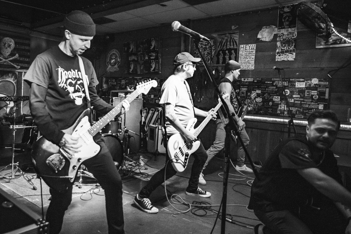 FairviewTn's tweet photo. Proof of band. https://t.co/rs43dHM1hK
