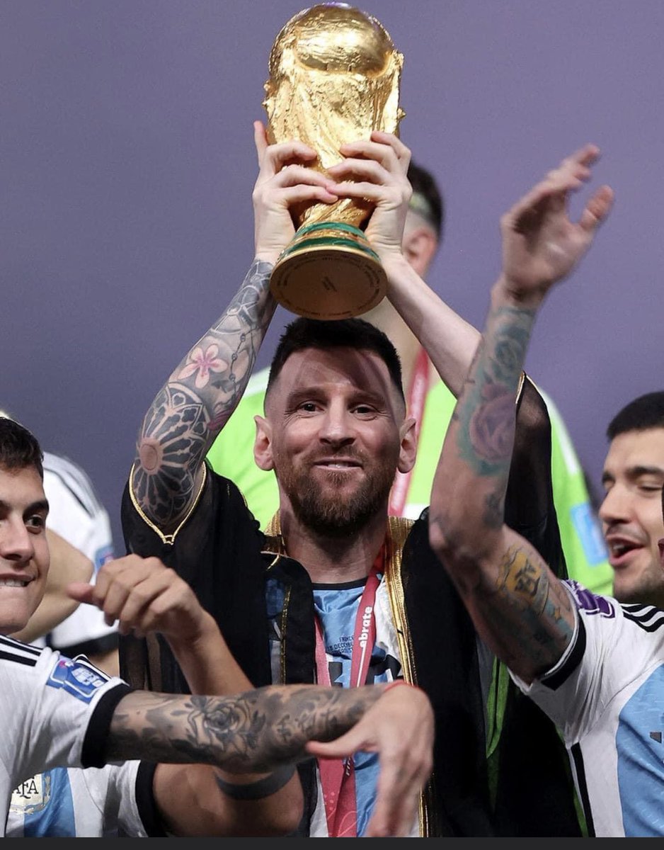 Шинэ долоо хоногын мэнд хөх толботууддаа.. Шинэ оноо хөөр баясалтай, хэрүүл багатай угтацгаая хэдүүлээ.. Цөөхүүлээ шүү дээ эвтэй байя..
Хүн зорьвол хүрч болдогын жишээг нүдээрээ харав ш дээ хэдүүлээ 😂😂😁