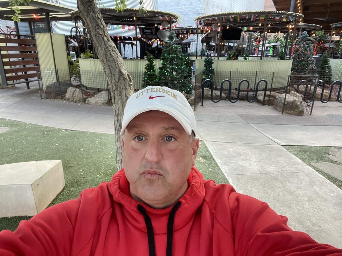 ScotPataky's tweet image. Spent the last day in the desert not playing golf. Started exploring and ended up at Tempe on the campus of ASU. What a great time and day of fun. Still have to make the flight