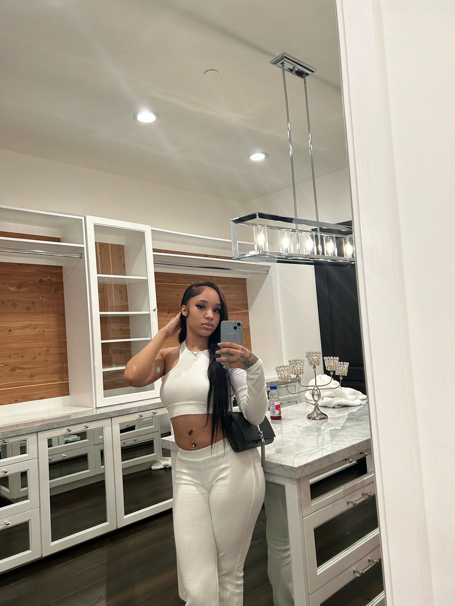 bhynnnaaa's tweet photo. He wanna with fw the BAD BITCHES🤍 https://t.co/zZNGVOb4V2