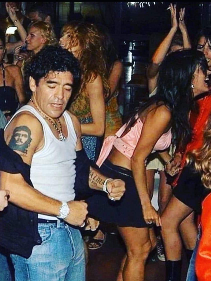 RaveFootage's tweet photo. Argentinians tonight 🇦🇷🕺🏻 https://t.co/C9ZFwjQbEN
