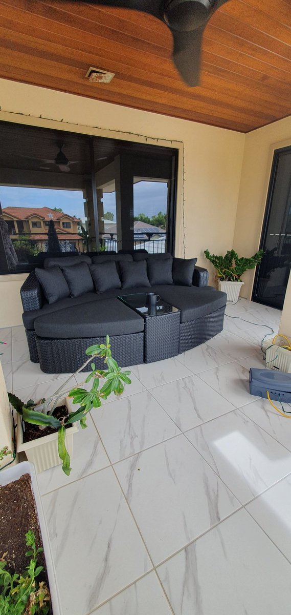 earthperson's tweet photo. My new lounge arrived this morning, now I have a comfy spot to sit and have my morning coffee. โ๏ธ ๐
#happyheather #morningcoffee #watchingthegrassgrow https://t.co/1tpj4JFsTC