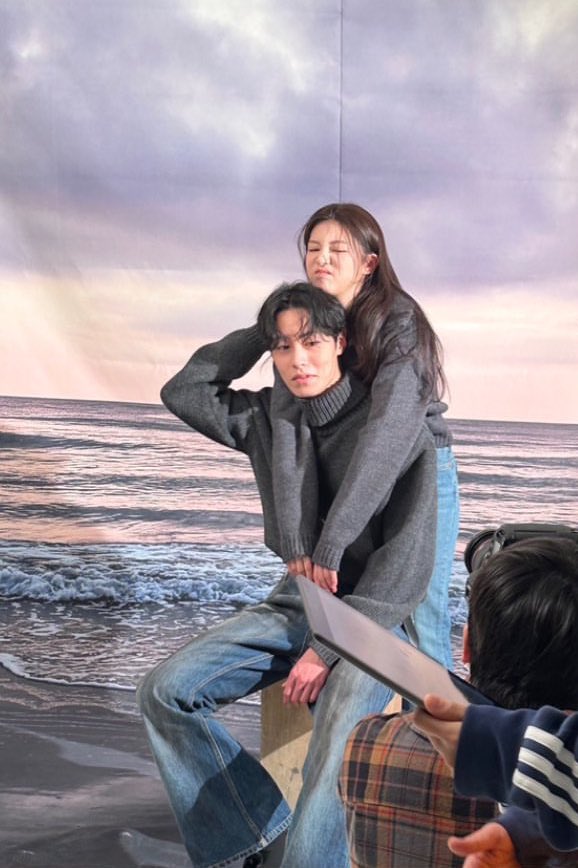 loverdramas's tweet photo. 와 커플룩 개설레는데 https://t.co/nO7ozOJqbQ