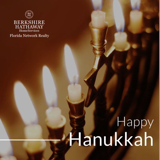 FeldeScott's tweet photo. Sameach Hanukkah! May your candles burn bright. https://t.co/uXsNHyqgIa