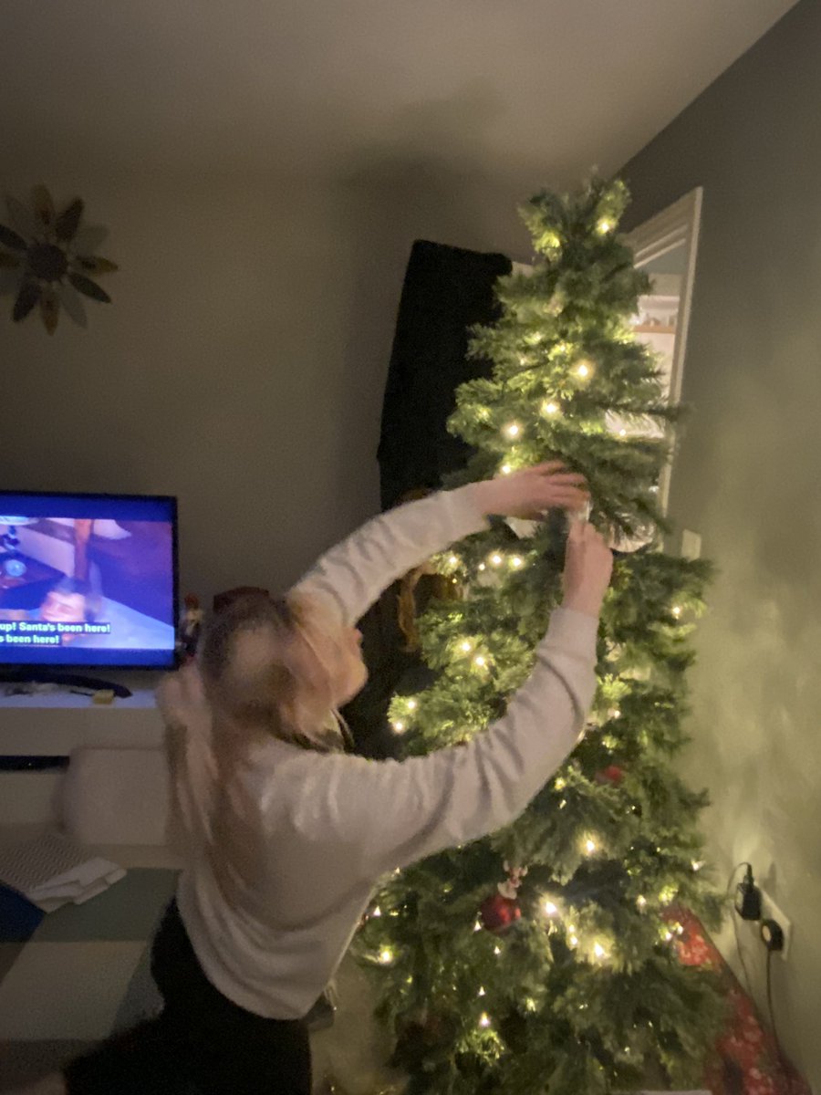 Shelljhall's tweet image. Christmas preparations and chaos getting ready for our guests next week! Love it that the not so young kids anymore are as excited ! Oh and the decorations they made at nursery and at school are still in the Christmas box for us to reminisce at 😂 love my girls so much!!!!!