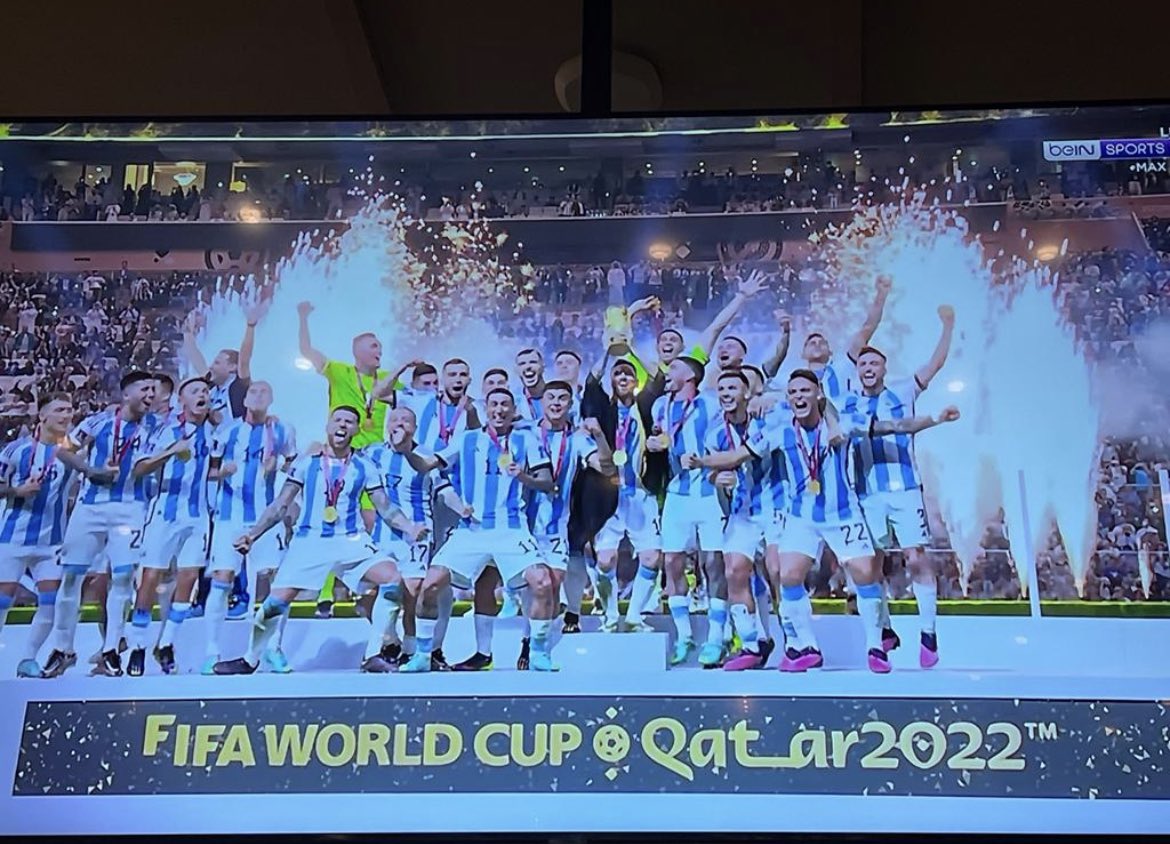 ruthmelh's tweet photo. ¡ARGENTINA CAMPEÓN DEL MUNDO! 🇦🇷⚽️🇦🇷 https://t.co/FawTv7qxIX