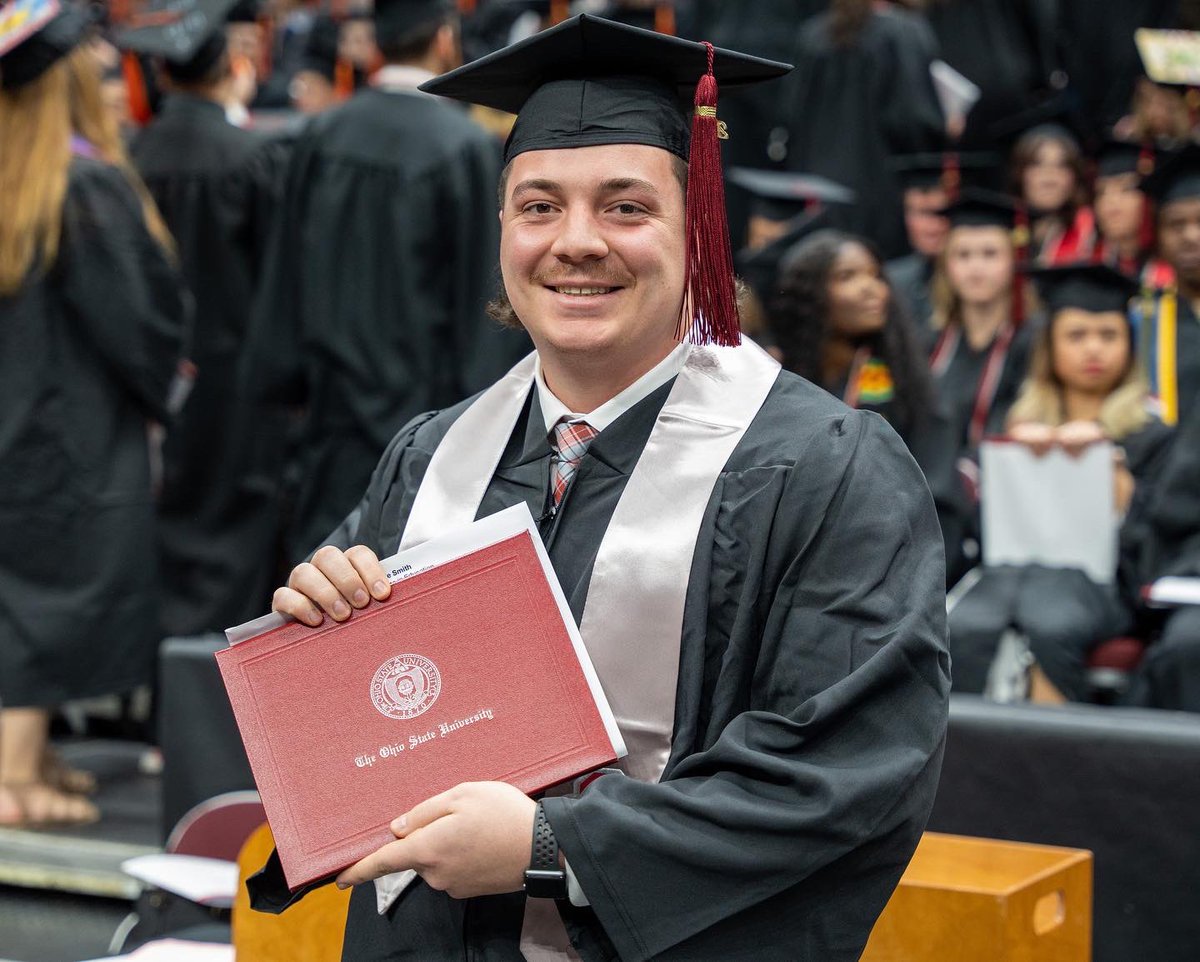 OhioStateFB's tweet photo. Proud of our Grads 🎓🙌

#GoBucks https://t.co/Zy9vsr6fIJ