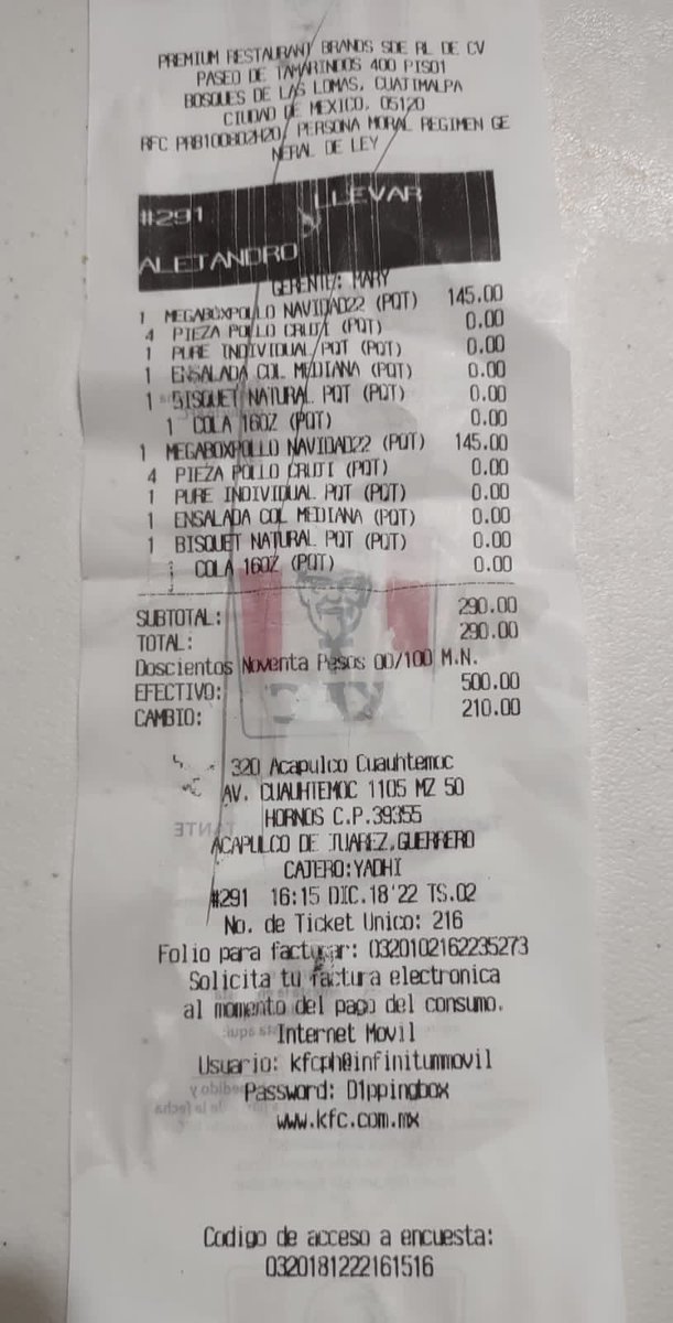 ElsolPubli's tweet photo. Uno que es fanático del pollo @KFCchile en #Acapulco  Av. Cuauhtémoc hoy decepcionado, pésima atención, el pollo ya es paloma, caro y sucias sus instalaciones, última vez que le compramos, ahí les dejó el ticket. 👎 https://t.co/HpO5qe7VZm
