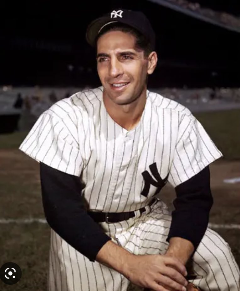Carter_W21's tweet photo. OTD: December 18, 1956
NY Yankees sign Phil Rizzuto as their radio-tv announcer. He had previously played shortstop for the Yankees for 13 seasons and would be the voice of the team for the next 40 years. 
#fhssportslit https://t.co/DqeCB3SQct