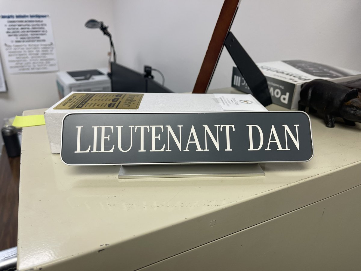 DannyDriggs's tweet photo. Got a new nameplate at work. 😂 https://t.co/0PVXkGW2je