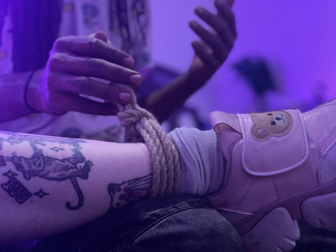 Bondage is for adults ONLY, and so is this Twitter account🤘🏾🖤❤️💙 https://t.co/C6mk2VNRVm<a href="/tag/quarantineandchill"class="tags"><span>#quarantineandchill</span></a><a href="/tag/virtualbeyond"class="tags"><span>#virtualbeyond</span></a>