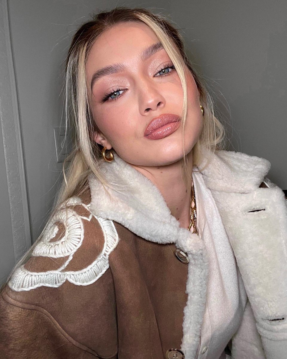 thehadidsource's tweet image. Gigi Hadid