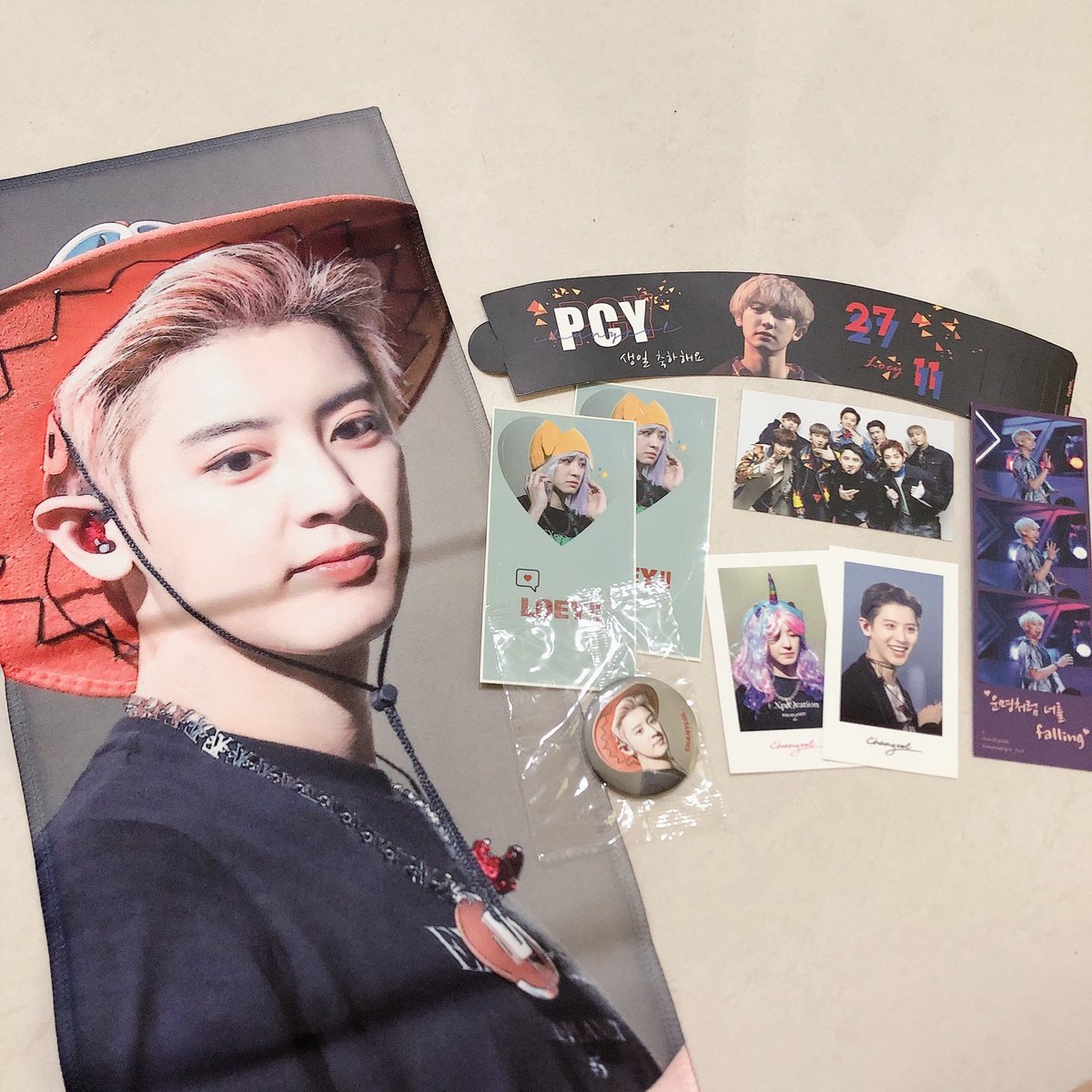 amethystloey's tweet photo. guys slogan chanyeol ini fansitenya siapaa ada yg tau kahh... pen beli tp lupa siapa fansite nya apalagi yg omg bm parahhh dari duluuu https://t.co/ADfSmRSxc1