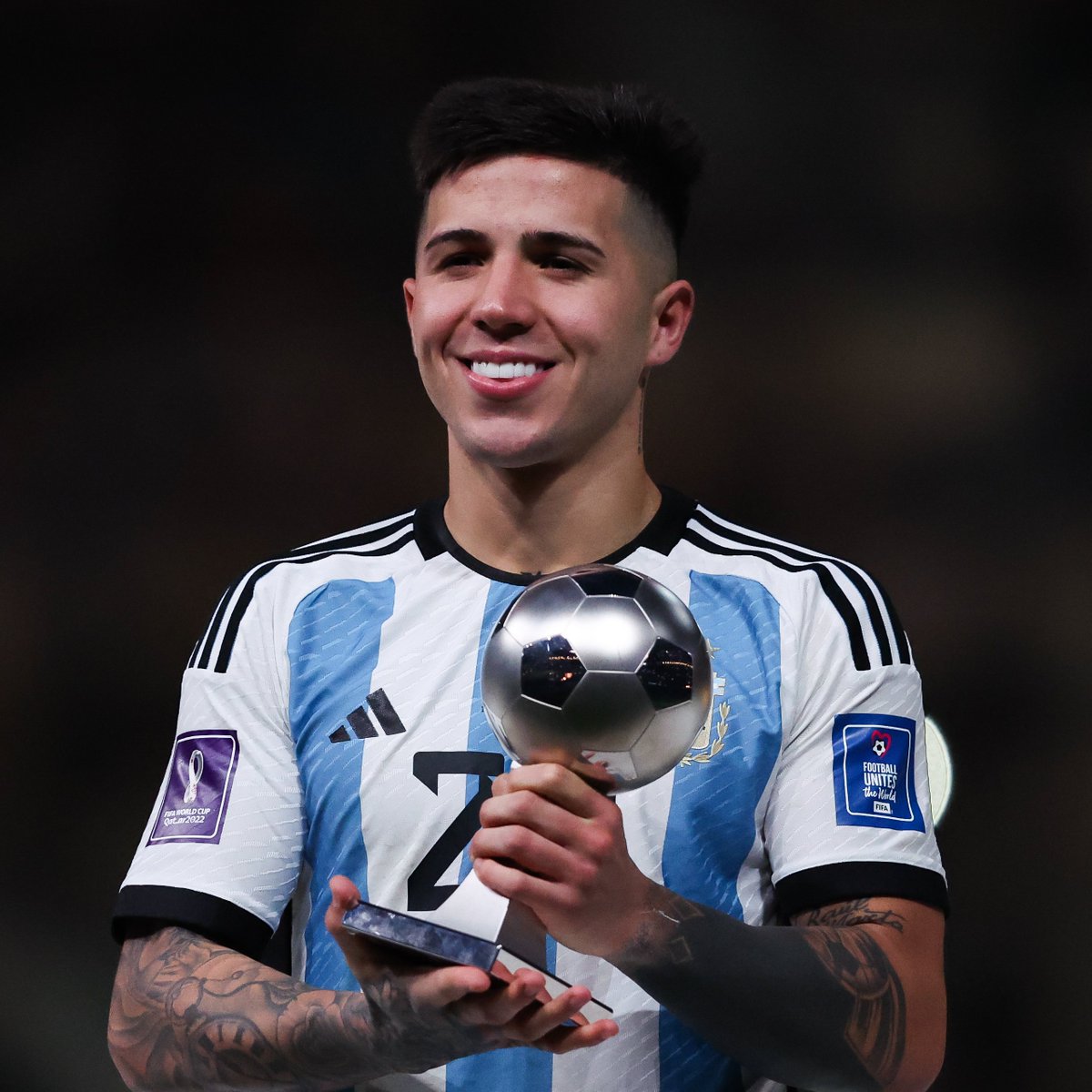 fifaworldcup_es's tweet photo. ¡La sonrisa de Gardel! https://t.co/pZKDEPNLtR