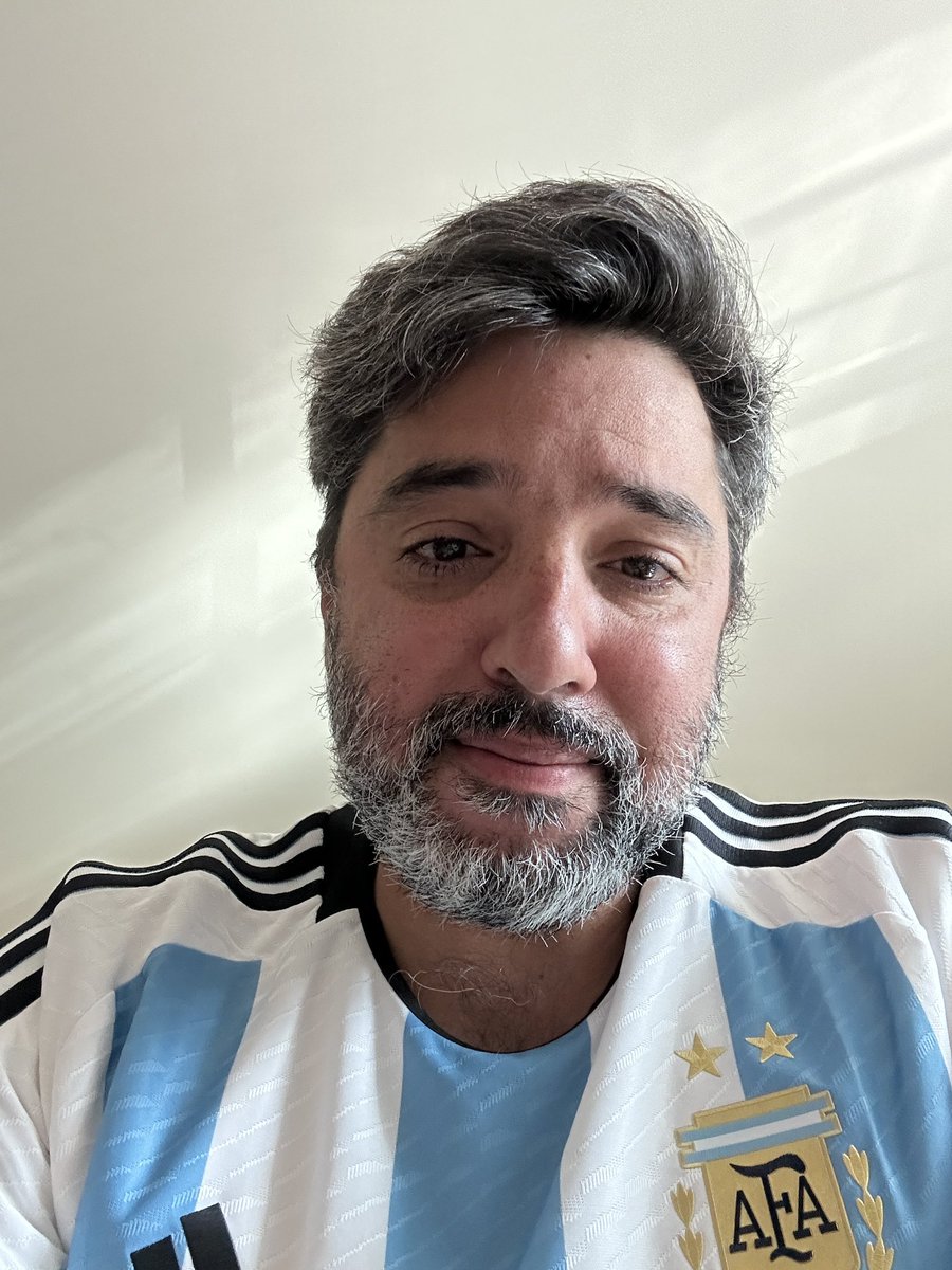 SebiAmar's tweet image. El desahogó más hermoso de mi vida. #Argentina grítalo, llóralo, con todo. Gracias a mis padres por enseñarme lo que es el fútbol. Gracias a mis hijos por acompañarme. Gracias a los muchachos por dejarlo todo. #ARGFRA