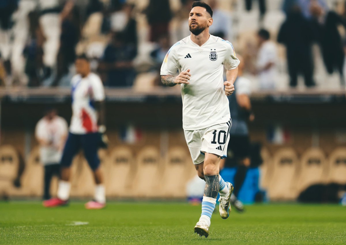 skyeed's tweet photo. The day Messi became world champion.

Thread. https://t.co/5ZZfyiH2HE