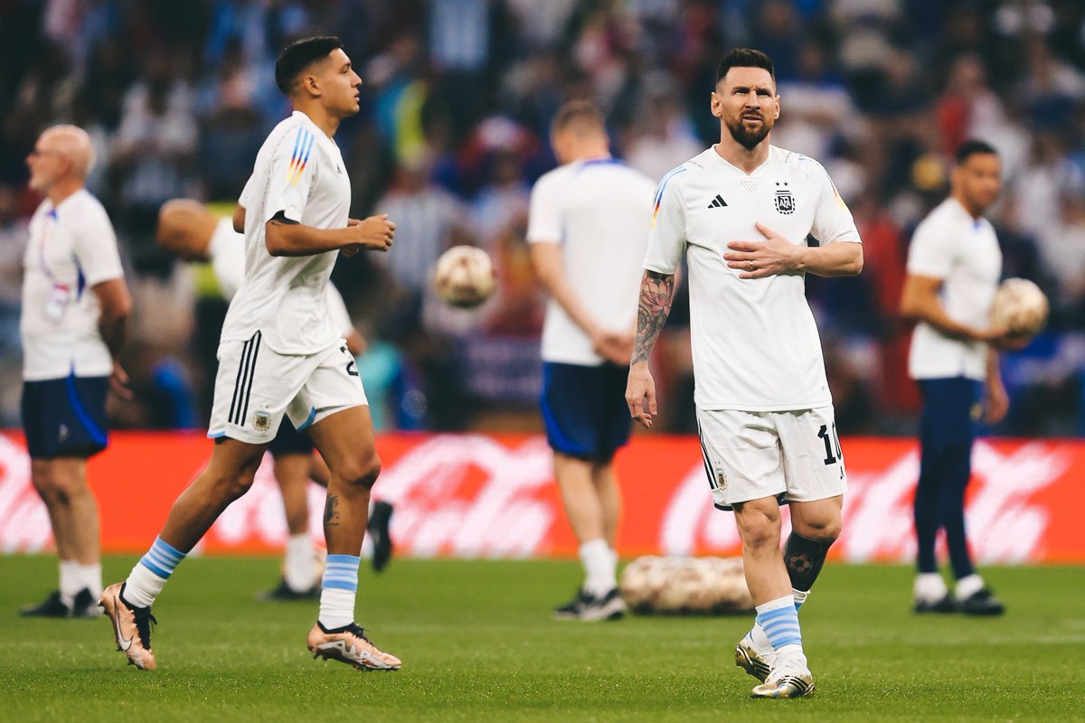 skyeed's tweet photo. The day Messi became world champion.

Thread. https://t.co/5ZZfyiH2HE