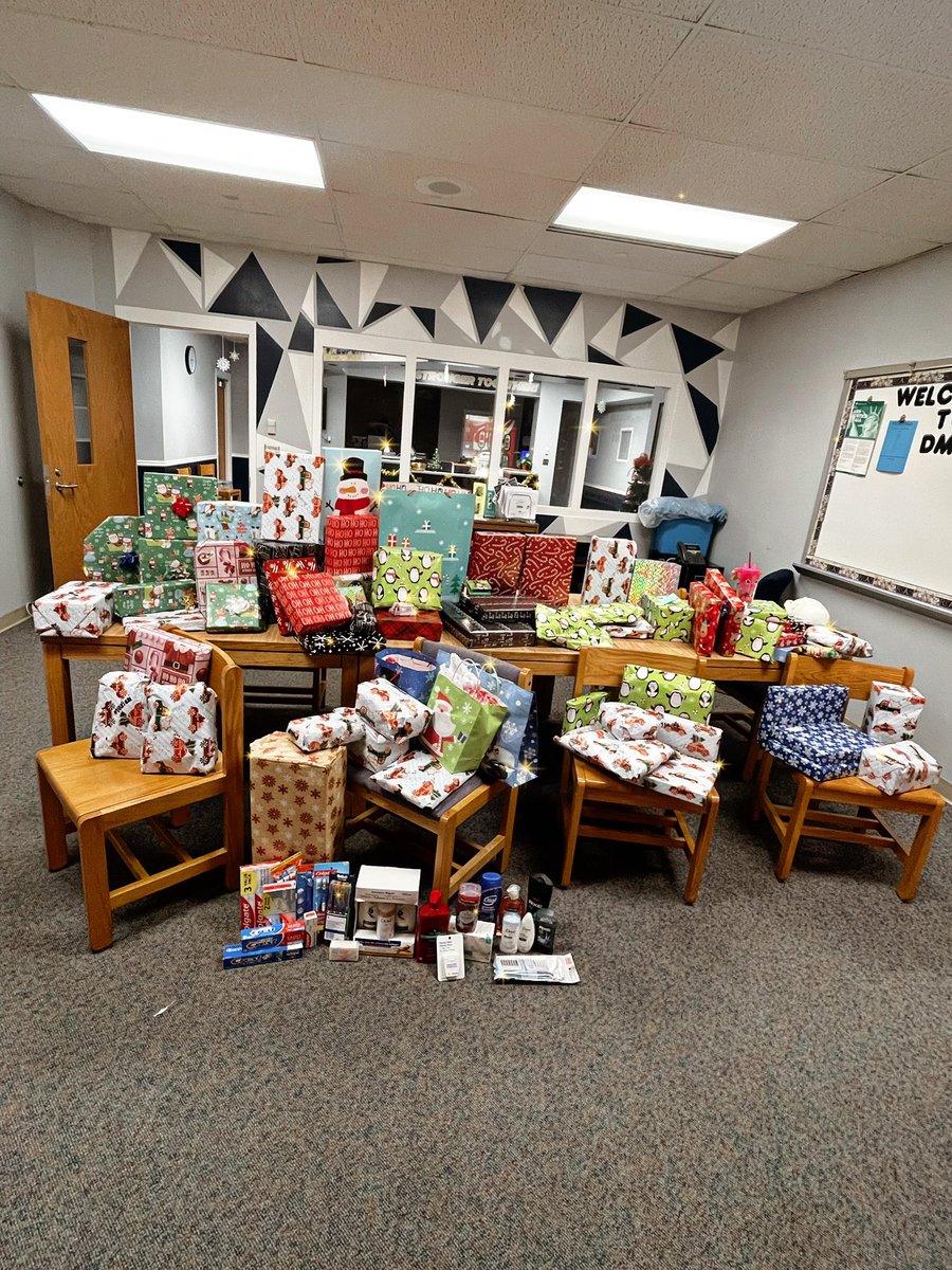 The Decatur cheer program adopted a family for Christmas this year. So proud of all of our athletes and families for contributing to our community. #DecaturProud