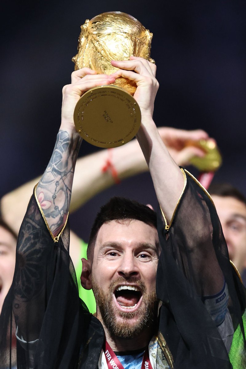 oz__101's tweet photo. في هذا اليوم ميسي بطل كأس العالم الافضل تاريخيا 🤩🤩🤩🤩❤️❤️❤️🇦🇷🇦🇷#ميسي https://t.co/i7YtPZqzqt