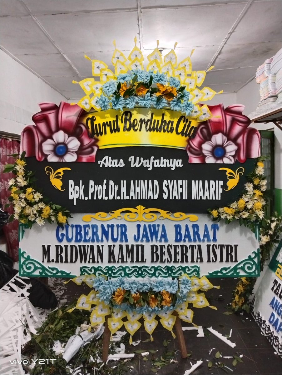KlatenToko's tweet photo. Toko bunga klaten 24 jam 083877522739
#klaten #juwiring #cawas #jogonalan
https://t.co/NF1sZH1wzt
#tokobunga https://t.co/7wN2NiVckq